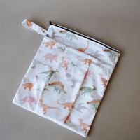 Dubbele luierzak Prehistoric van Cloth Bums