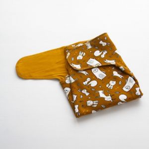 Wild Animals On Mustard preflat van Buuh van Tencel