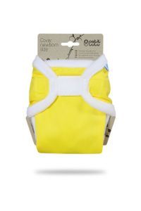 Geel Newborn overbroekje Petit Lulu